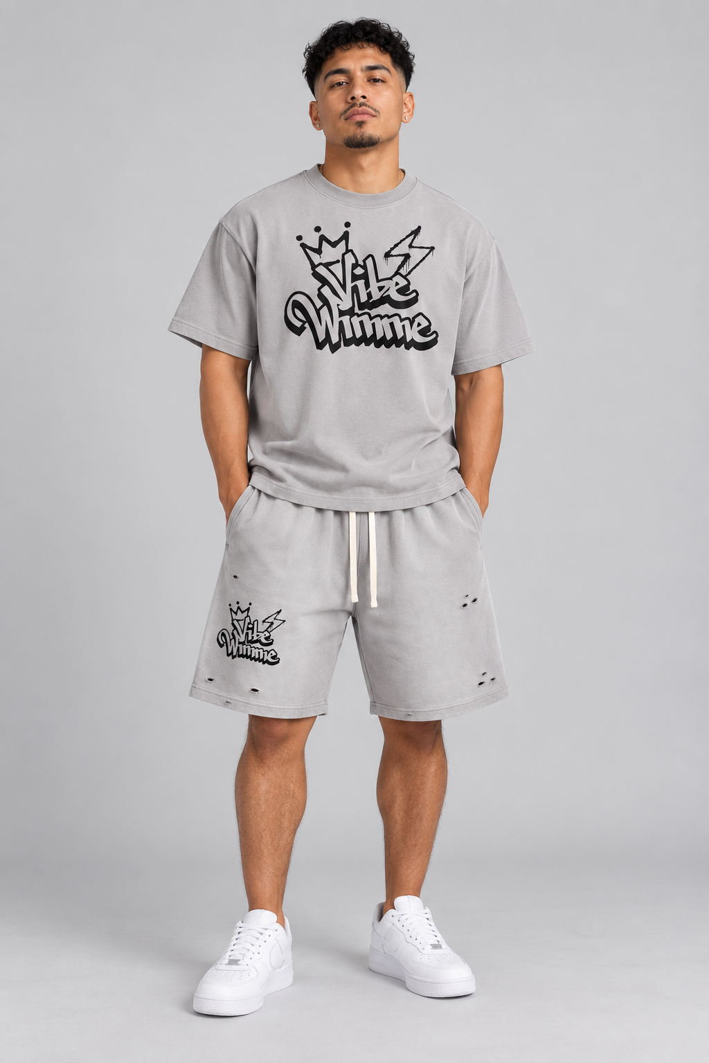 AI model in matching Vibe Wimme gray crown clothing
